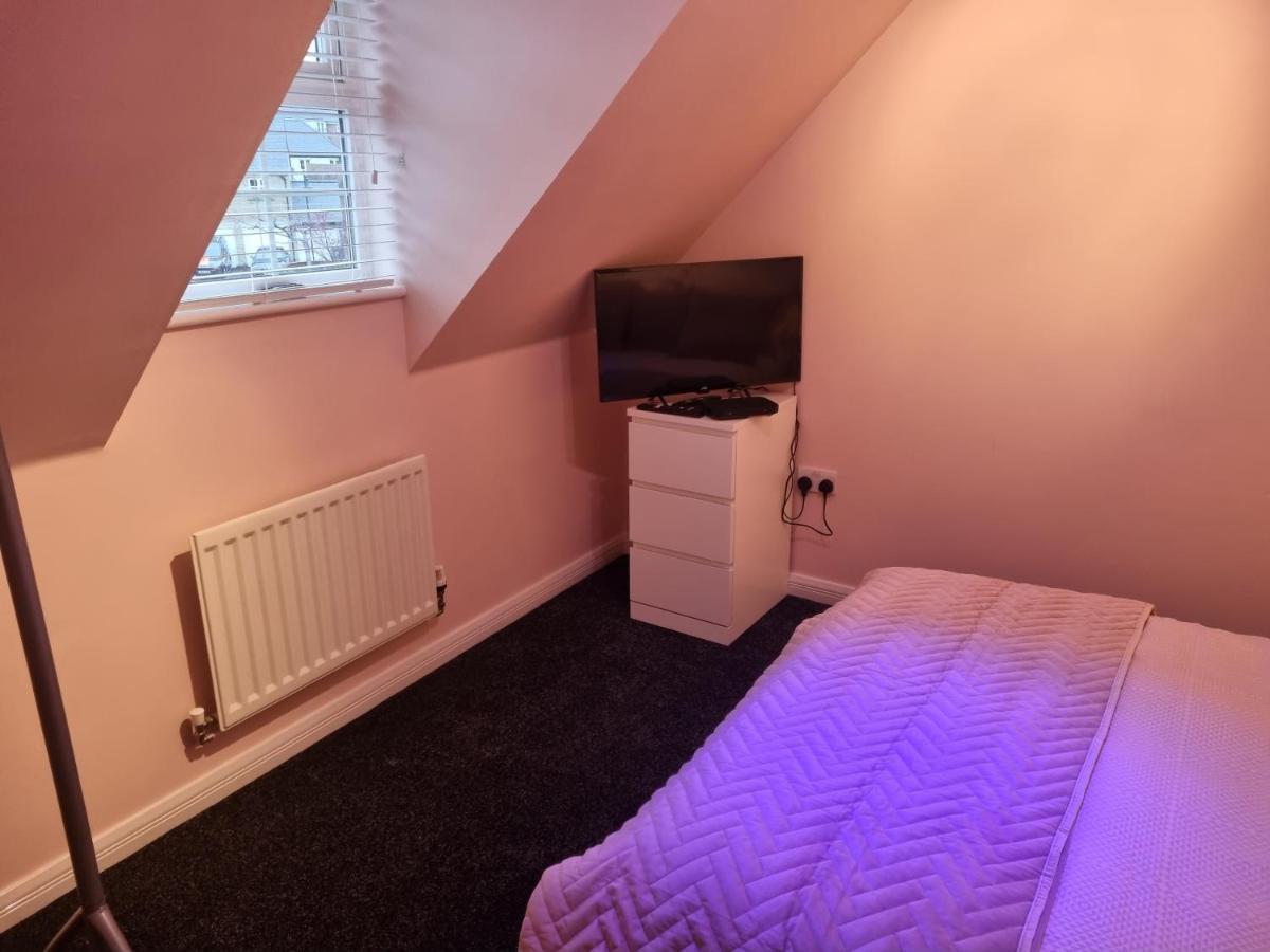Swindon 6 Deluxe Doubles 2 With En Suite In Large House - No Pets 외부 사진
